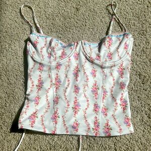 Adorable edikted top, brand new never worn